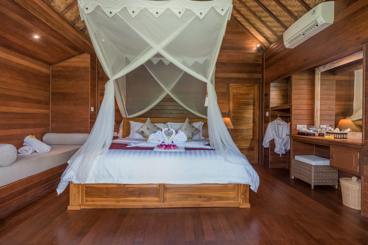 รอยัล รีทรีต วิลลา เลมโบงัน Bed & Breakfast นูซาเลมโบงัน ภายนอก รูปภาพ