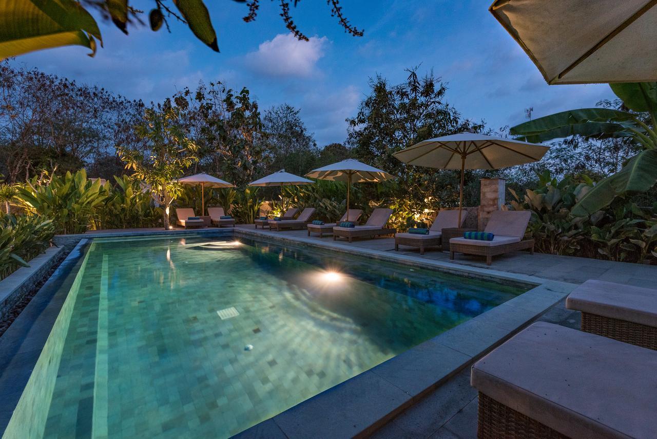 รอยัล รีทรีต วิลลา เลมโบงัน Bed & Breakfast นูซาเลมโบงัน ภายนอก รูปภาพ