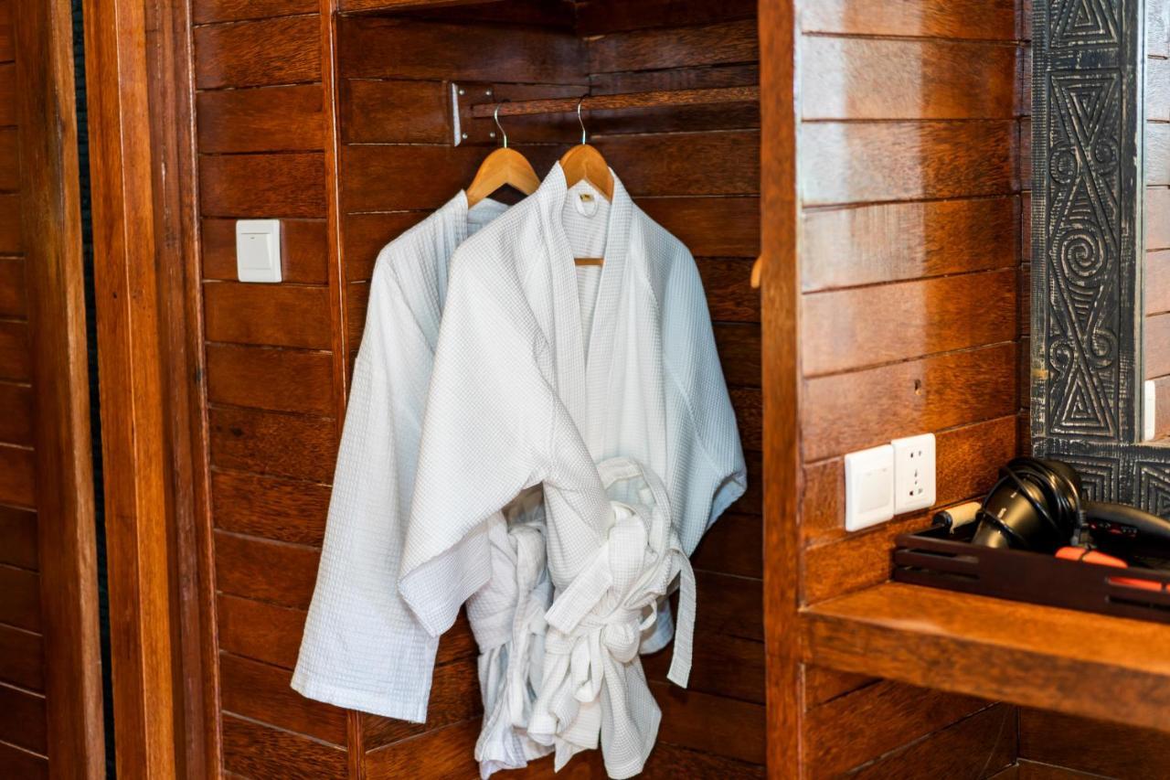 รอยัล รีทรีต วิลลา เลมโบงัน Bed & Breakfast นูซาเลมโบงัน ภายนอก รูปภาพ