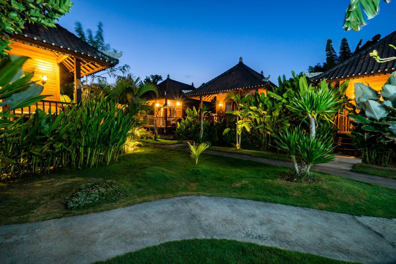 รอยัล รีทรีต วิลลา เลมโบงัน Bed & Breakfast นูซาเลมโบงัน ภายนอก รูปภาพ