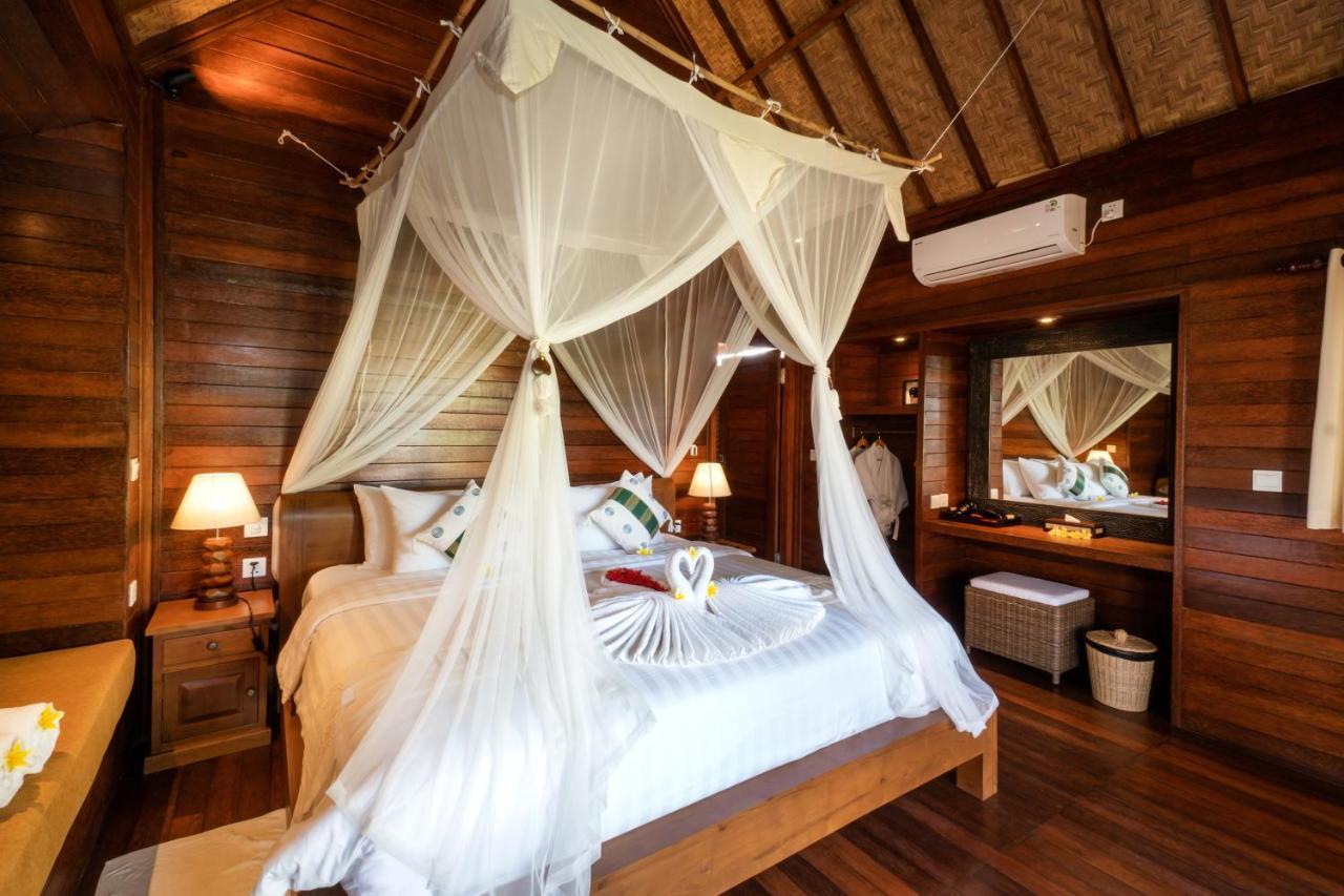 รอยัล รีทรีต วิลลา เลมโบงัน Bed & Breakfast นูซาเลมโบงัน ภายนอก รูปภาพ